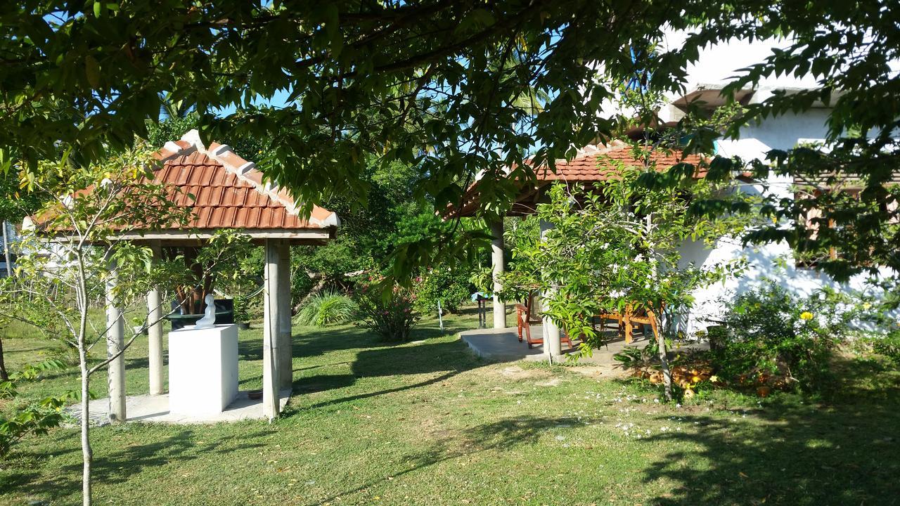 Ferienwohnung Sunshine Cafe Tangalle Exterior foto